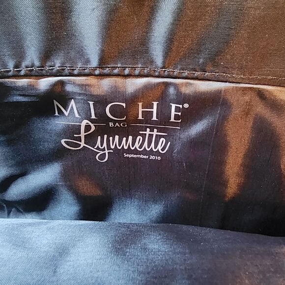 Miche Prima Lynnette Cream & Black Reptile Skin Pattern & Floral Shell - Picture 4 of 7